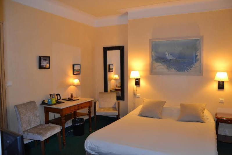 Hotel Ajoncs D'Or Saint-Malo Bagian luar foto